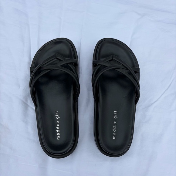 Madden Girl Fowler Black Strappy Platform Sandals size 7 - Picture 3 of 9